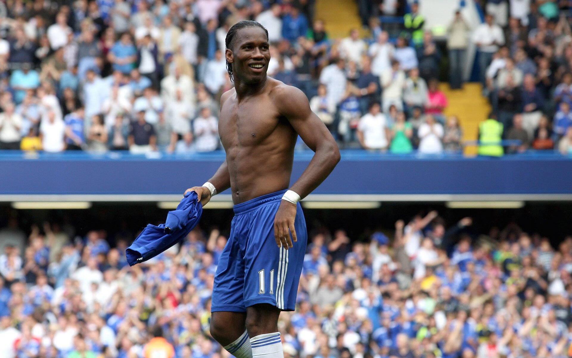 “亚戈·卡尔曼的战术智慧与强悍防守，助阿根廷美洲狮队实现飞跃”